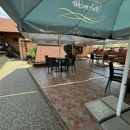 Miromar Guest house
